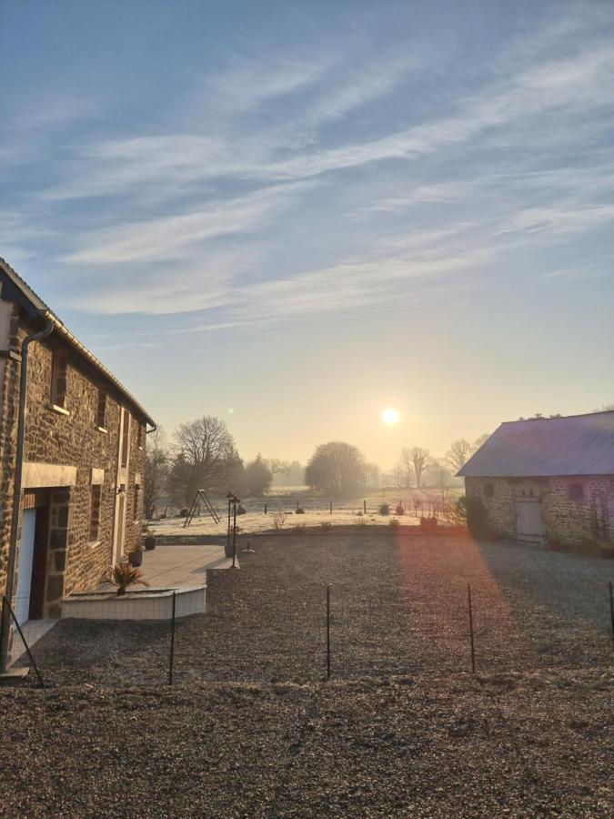 Mon Pré Vert Saint-Ellier-du-Maine Exterior foto